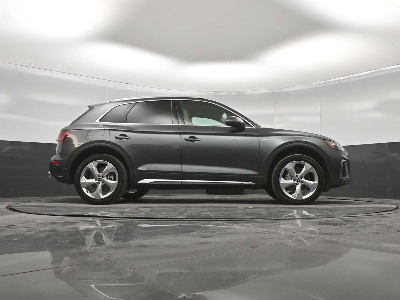 Used 2022 Audi Q5 2.0T Premium Plus w/ Premium Plus Package AWD/4WD image 39