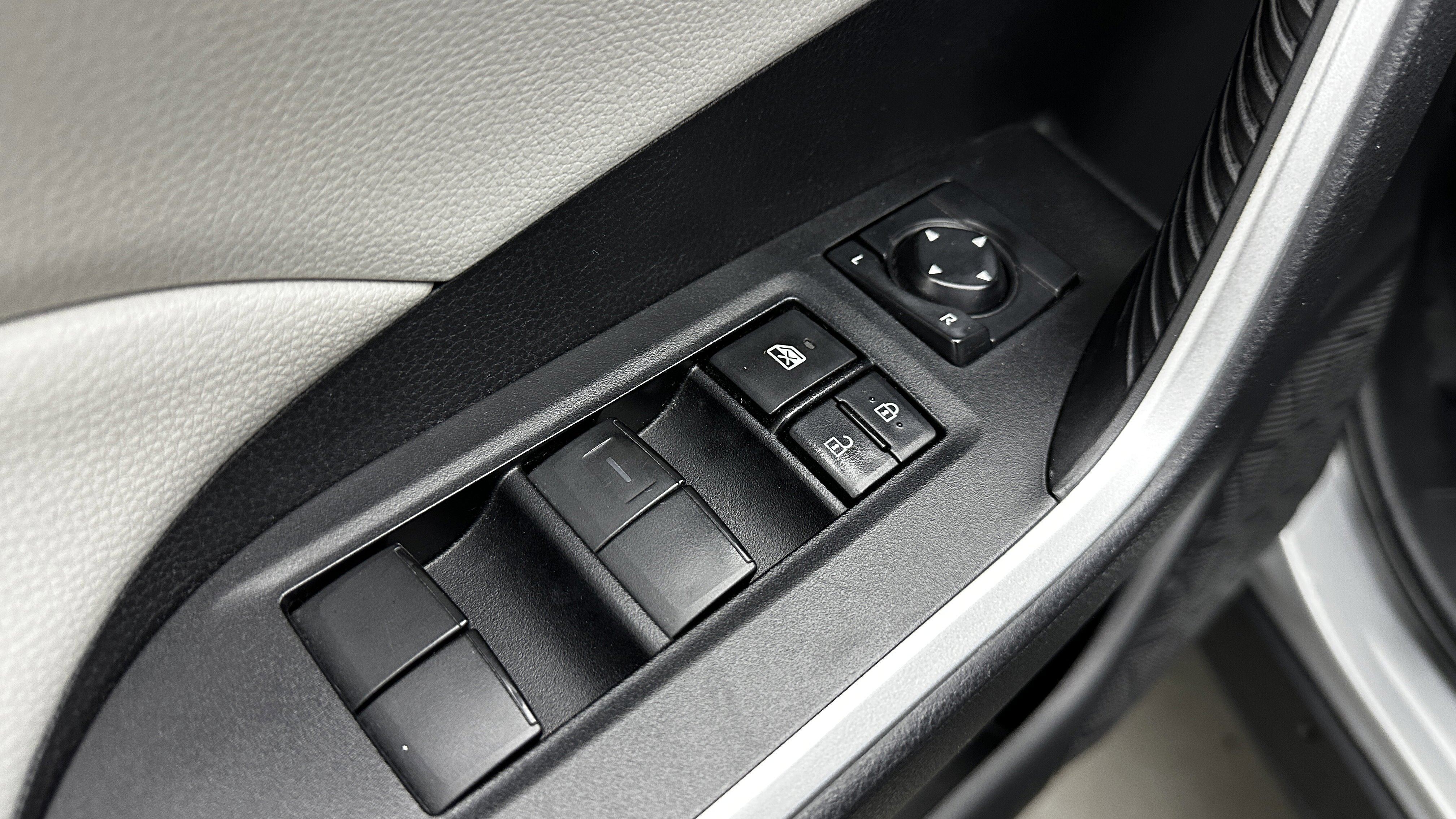 Used 2021 Toyota RAV4 XLE image 11