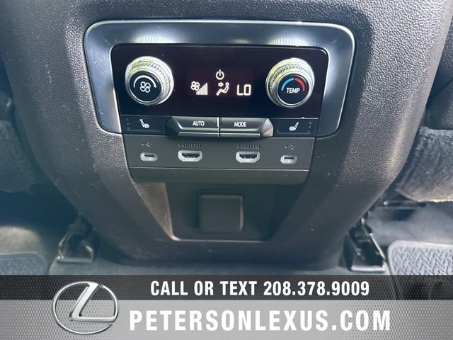 Used 2021 GMC Yukon XL Denali w/ Denali Premium Package AWD/4WD image 21