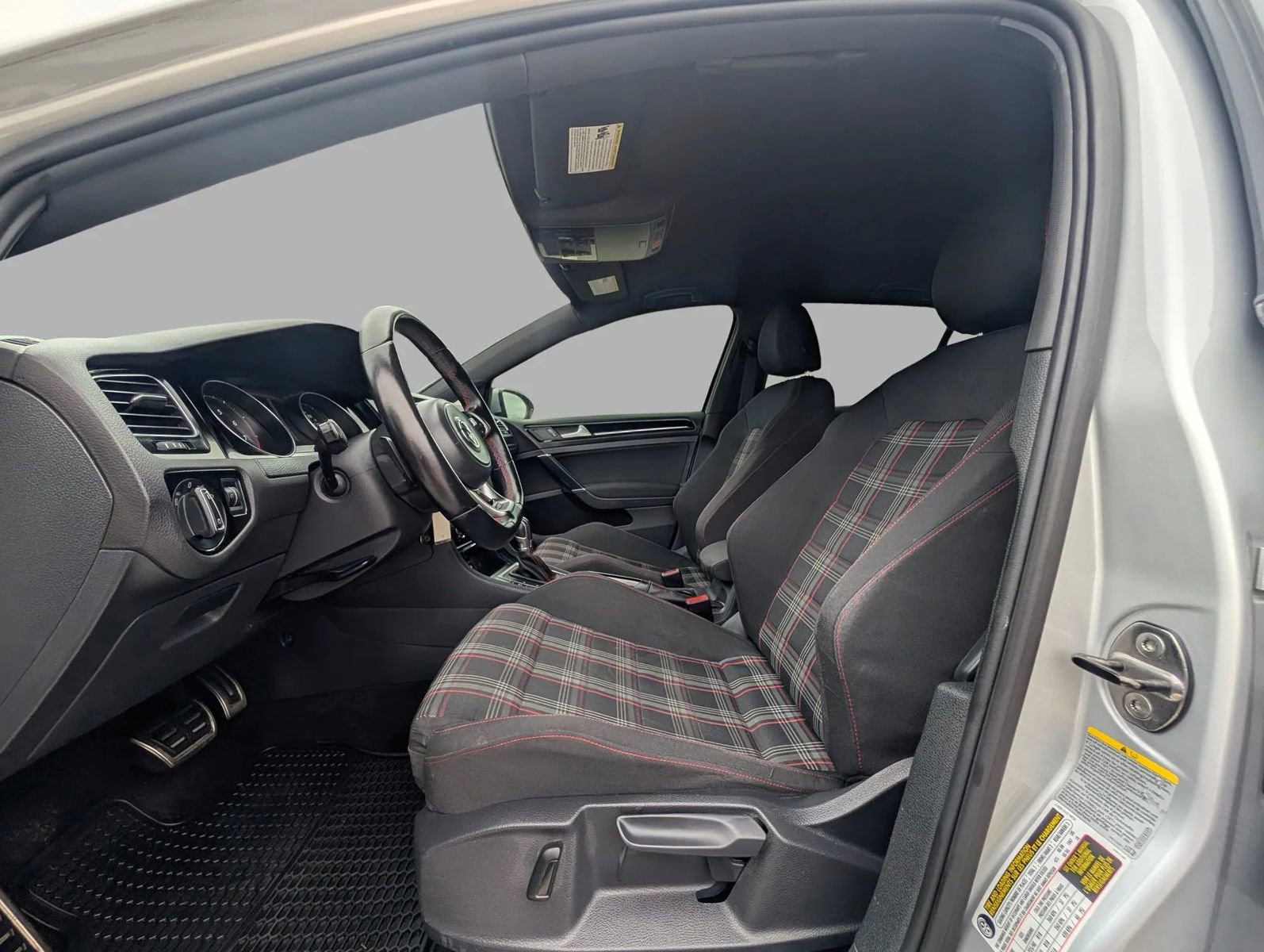 Used 2015 Volkswagen GTI S FWD image 20