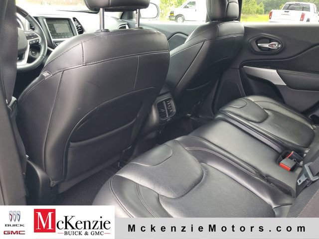 Used 2016 Jeep Cherokee Overland w/ Technology Group AWD/4WD image 22