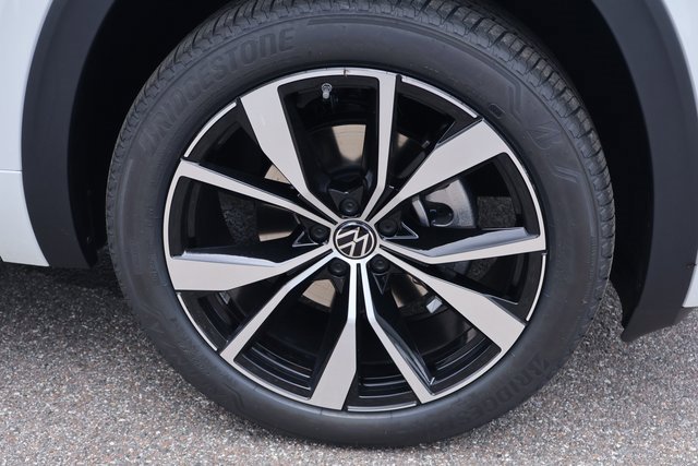 New 2026 Volkswagen Atlas SEL Premium R-Line image 9