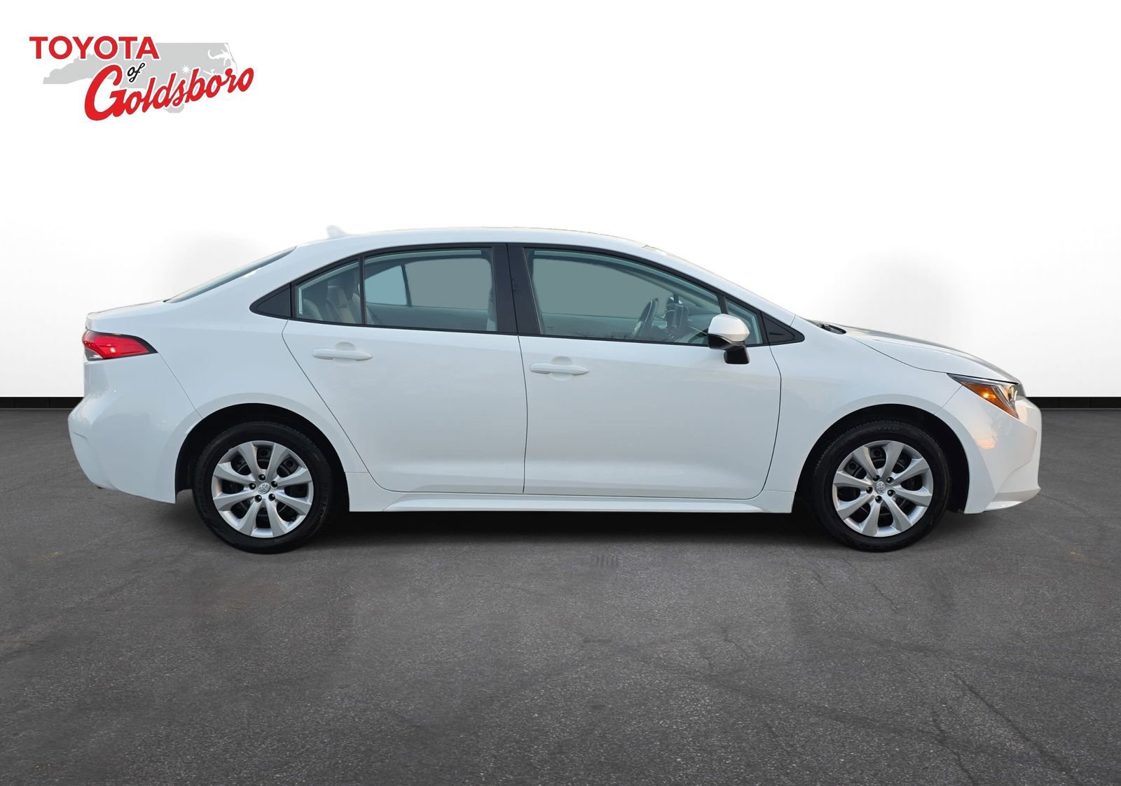 Used 2025 Toyota Corolla LE image 4