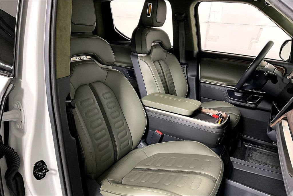 Used 2023 Rivian R1T Adventure image 7