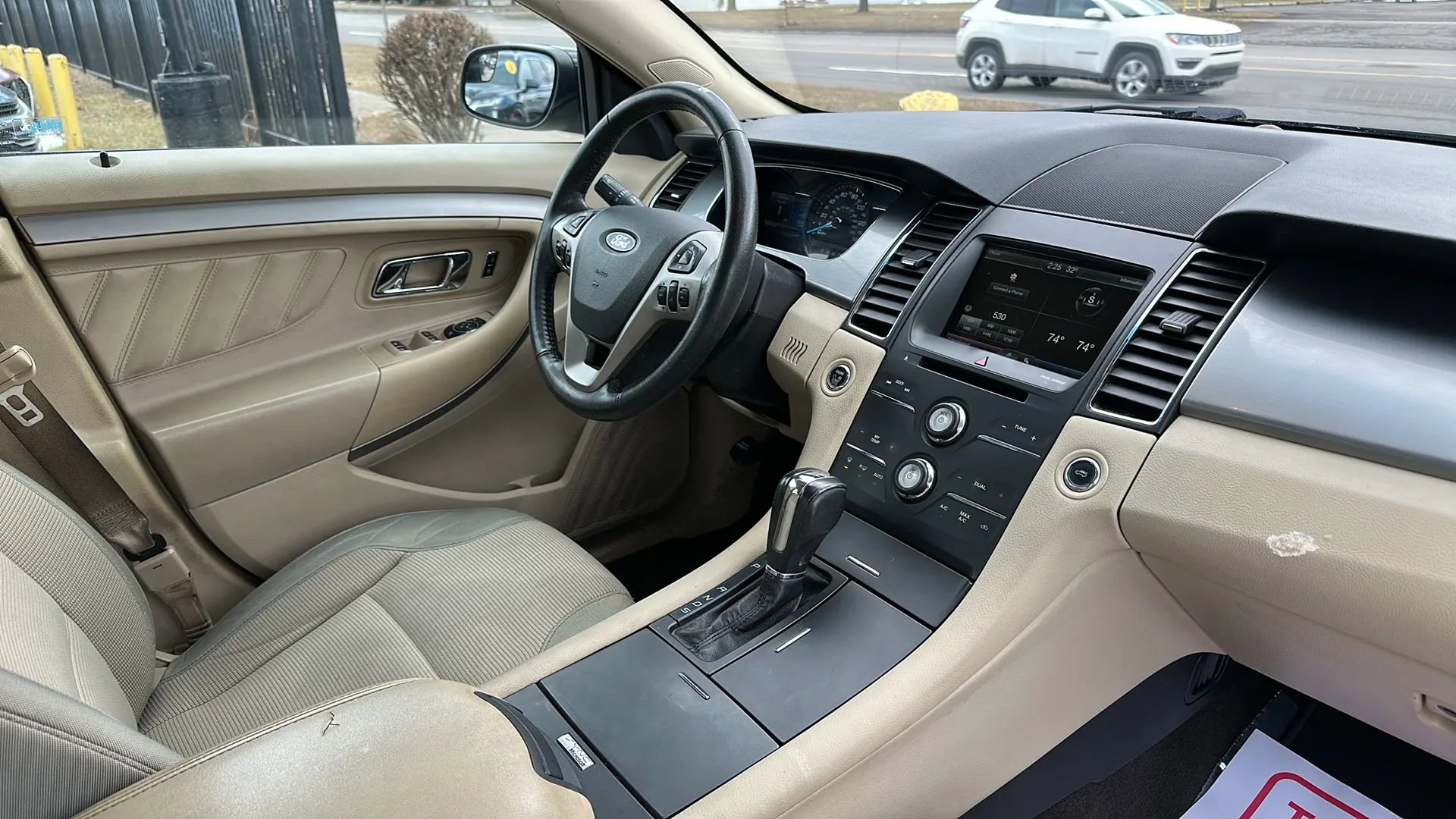 Used 2015 Ford Taurus SEL w/ Equipment Group 201A image 16