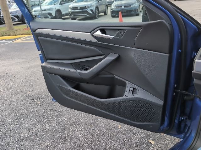 Used 2022 Volkswagen Jetta Sport image 22