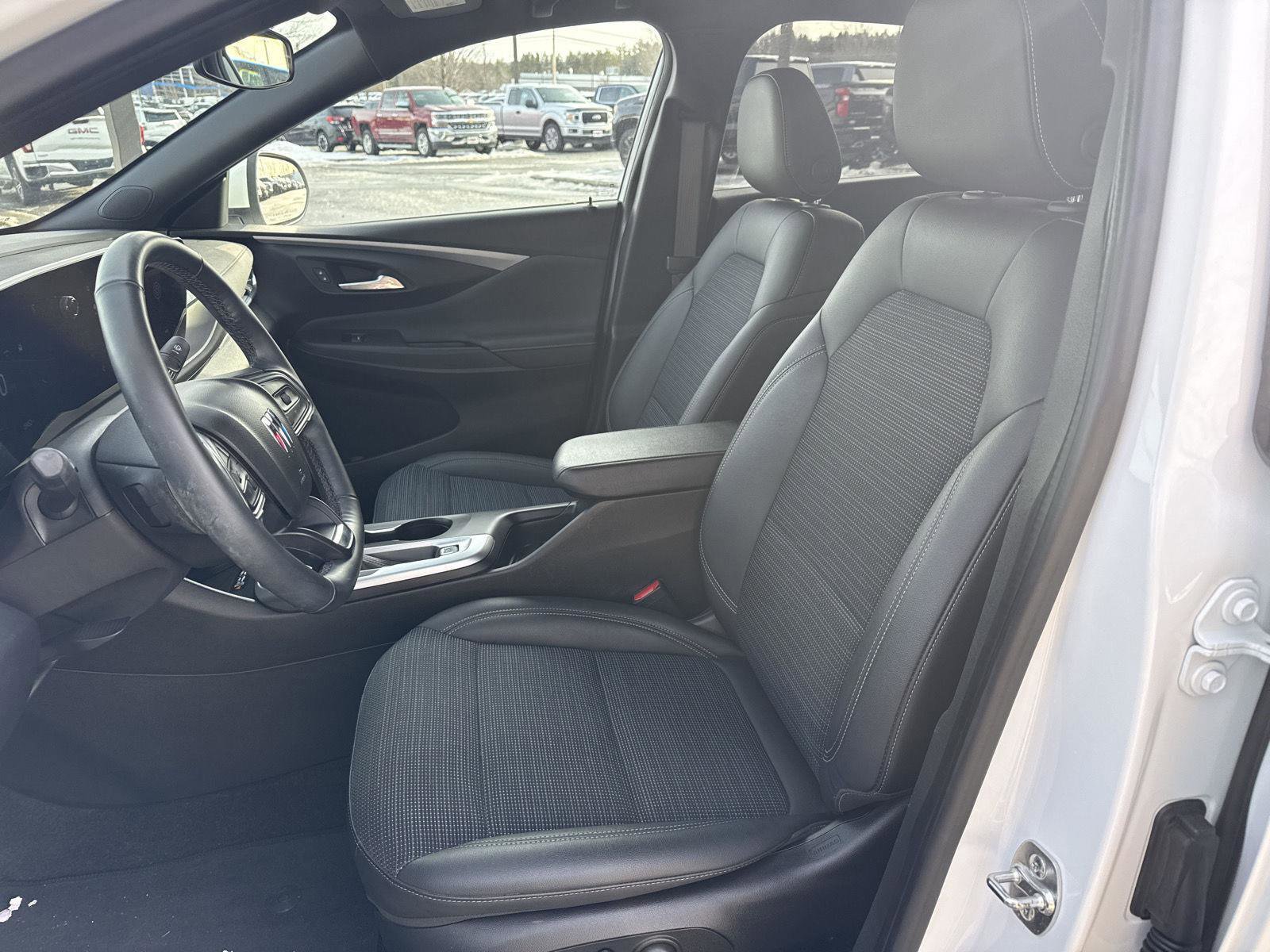 Used 2024 Buick Envista Preferred w/ Convenience I Package image 11