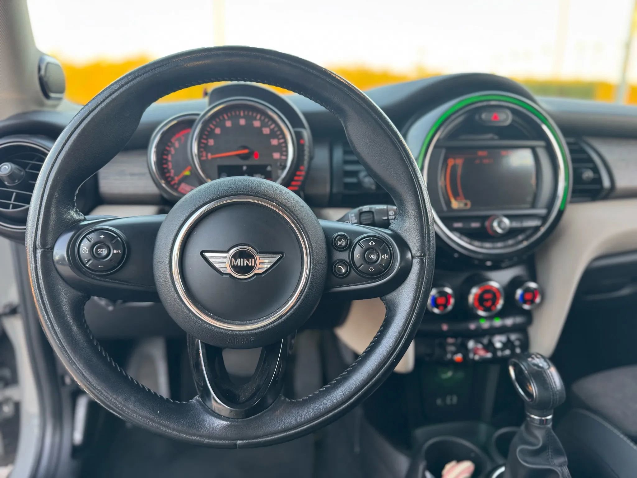 Used 2015 MINI Cooper S image 23