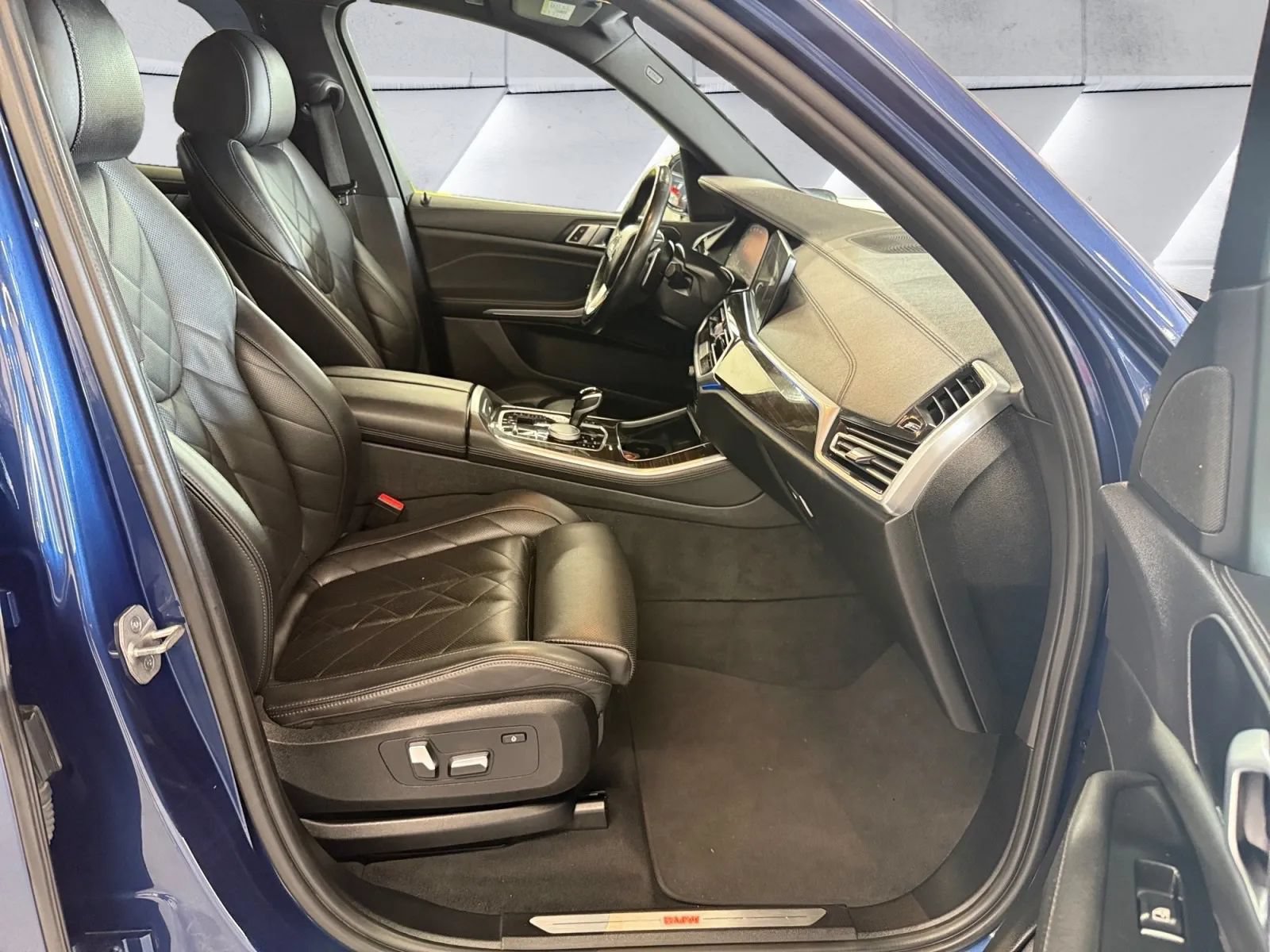 Used 2023 BMW X5 xDrive45e AWD/4WD image 17
