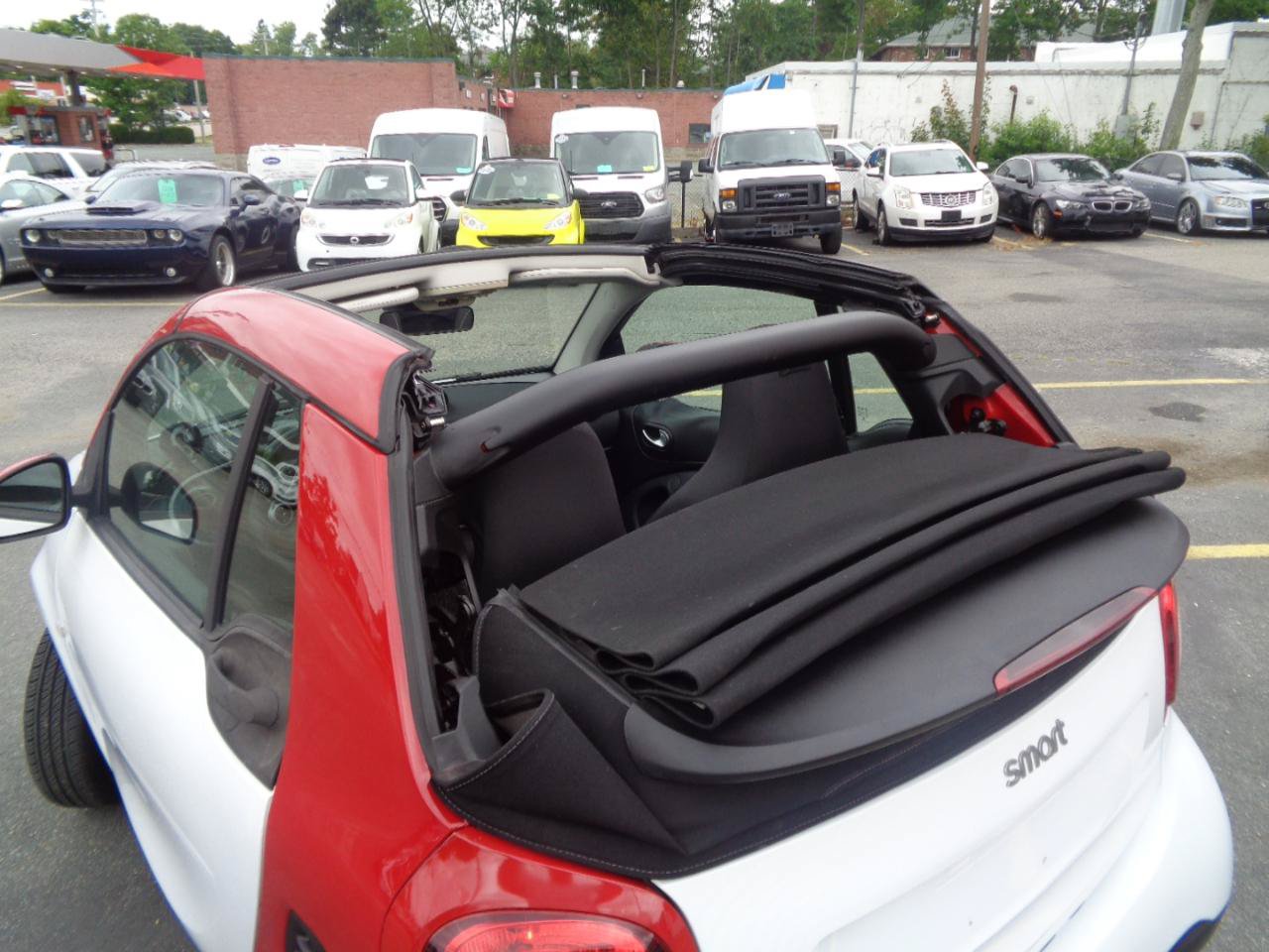 Used 2017 smart fortwo passion RWD image 21