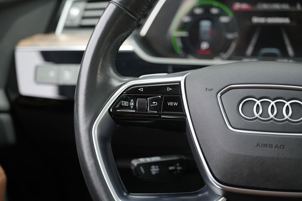 Used 2022 Audi e-tron Premium w/ Convenience Plus Package AWD/4WD image 49