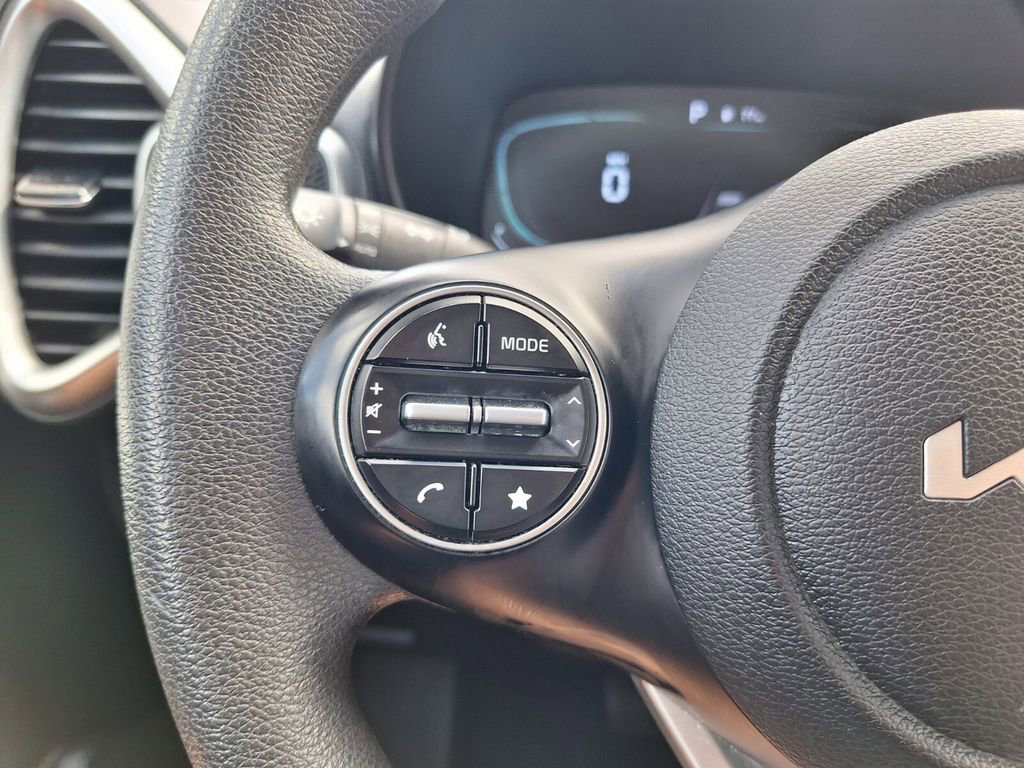 Used 2024 Kia Soul LX w/ Option Group 015 image 17