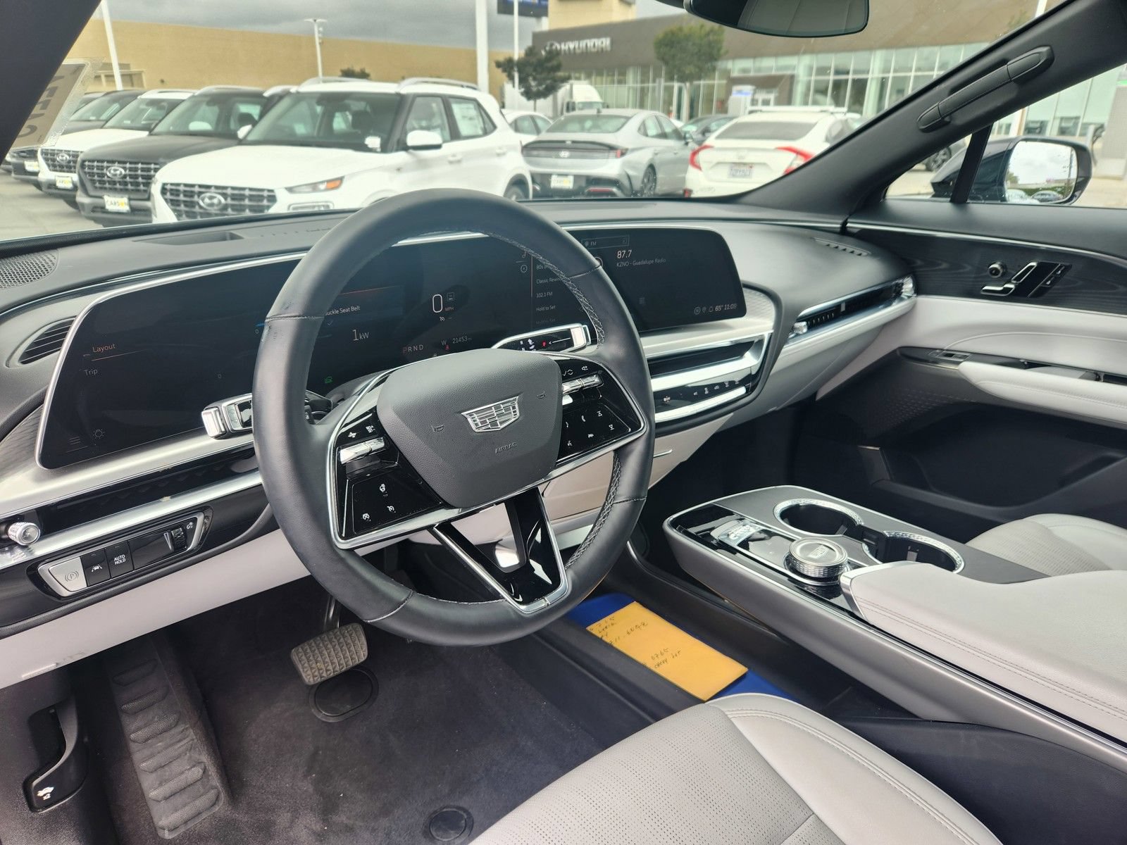 Used 2024 Cadillac Lyriq Sport AWD/4WD image 9