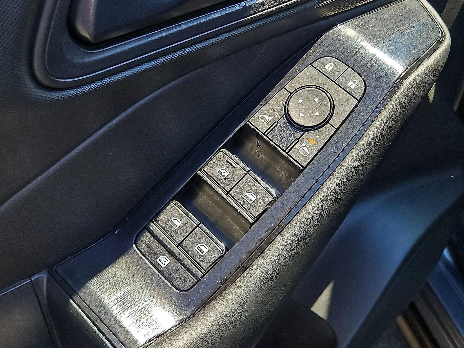 Certified 2025 Nissan Rogue S image 25