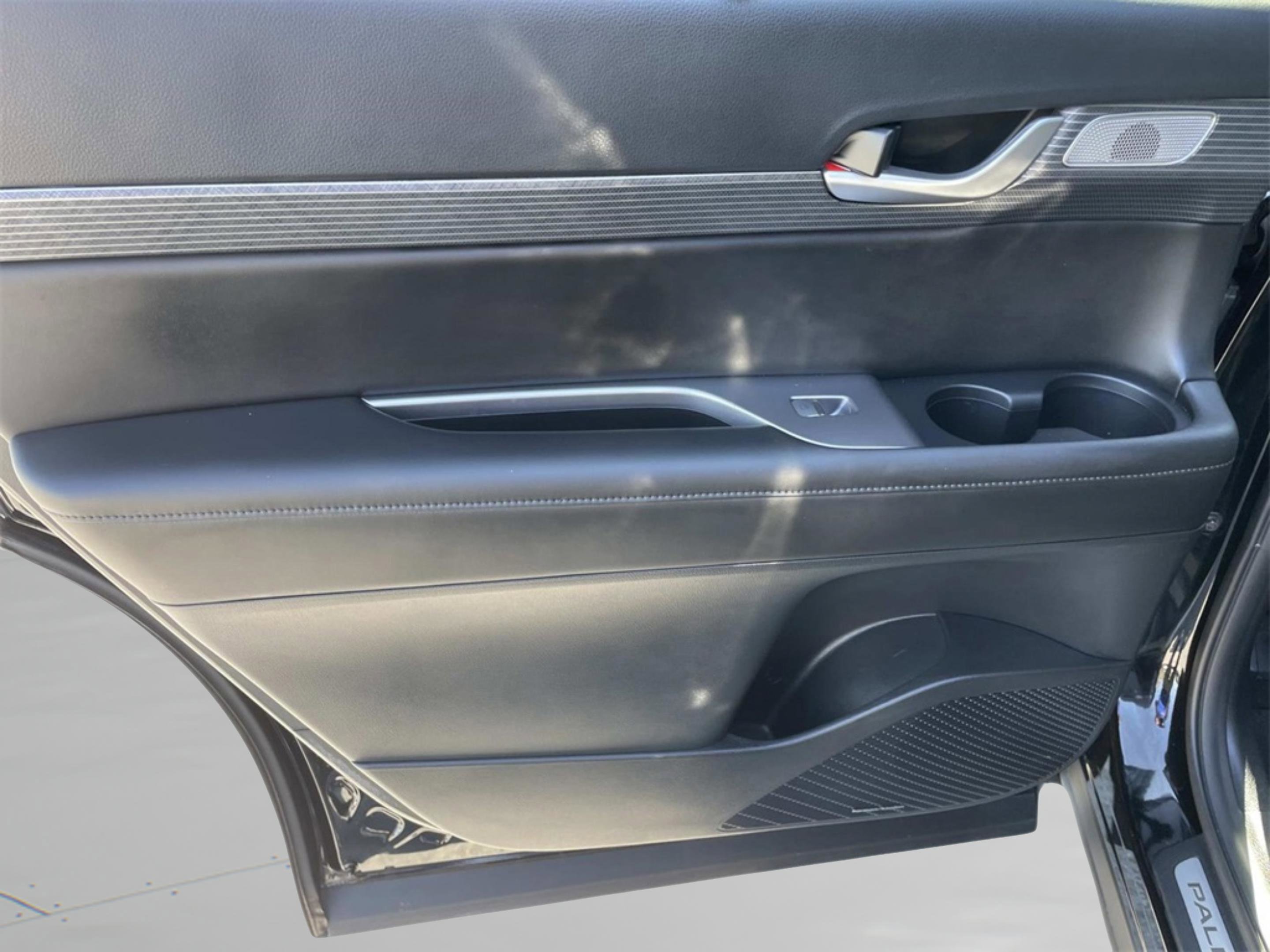 Used 2024 Hyundai Palisade Limited image 11