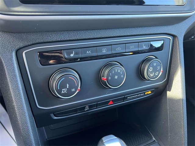 Certified 2022 Volkswagen Atlas Cross Sport SE image 30