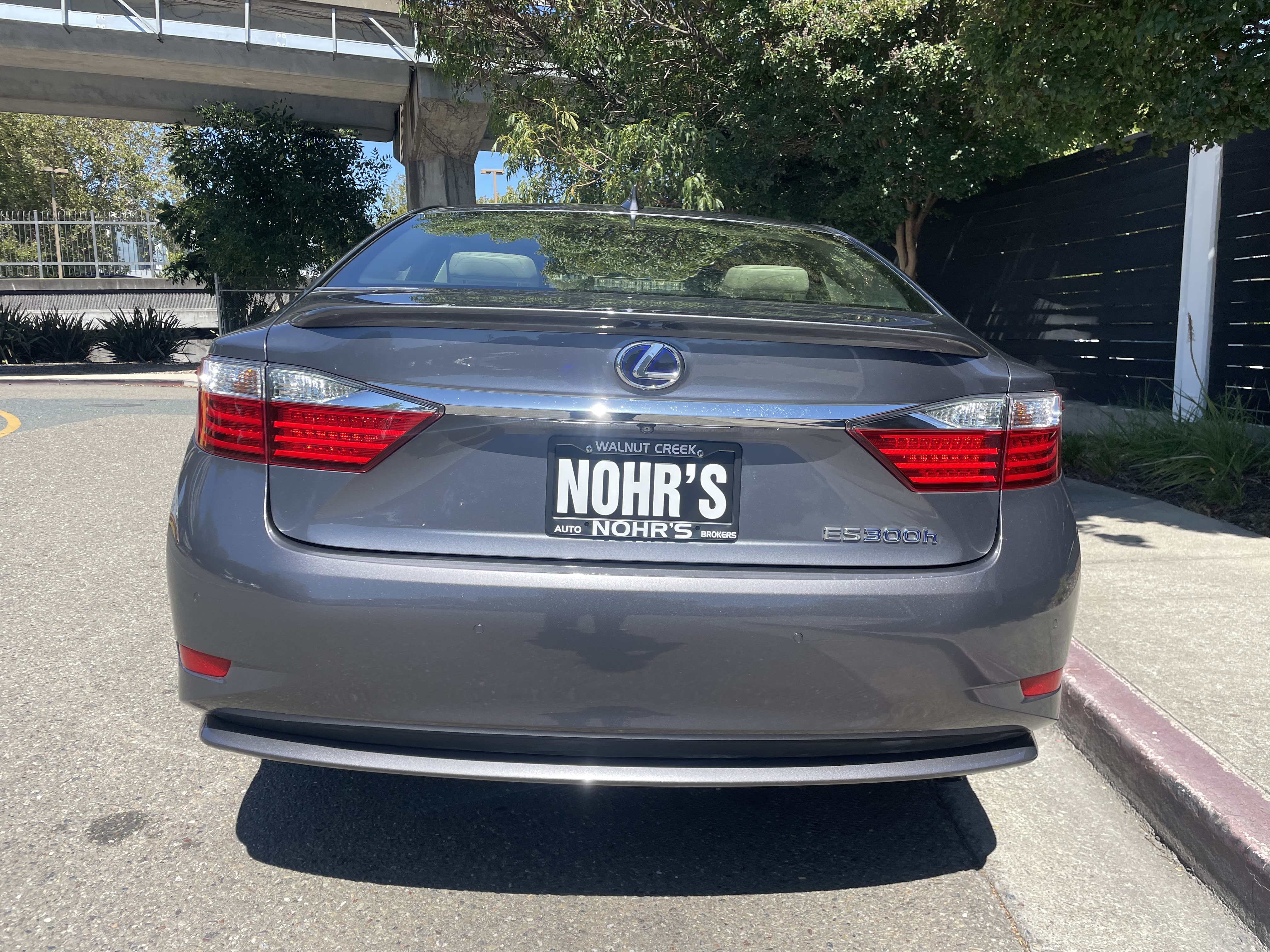 Used 2015 Lexus ES 300h w/ Navigation System Package FWD image 10