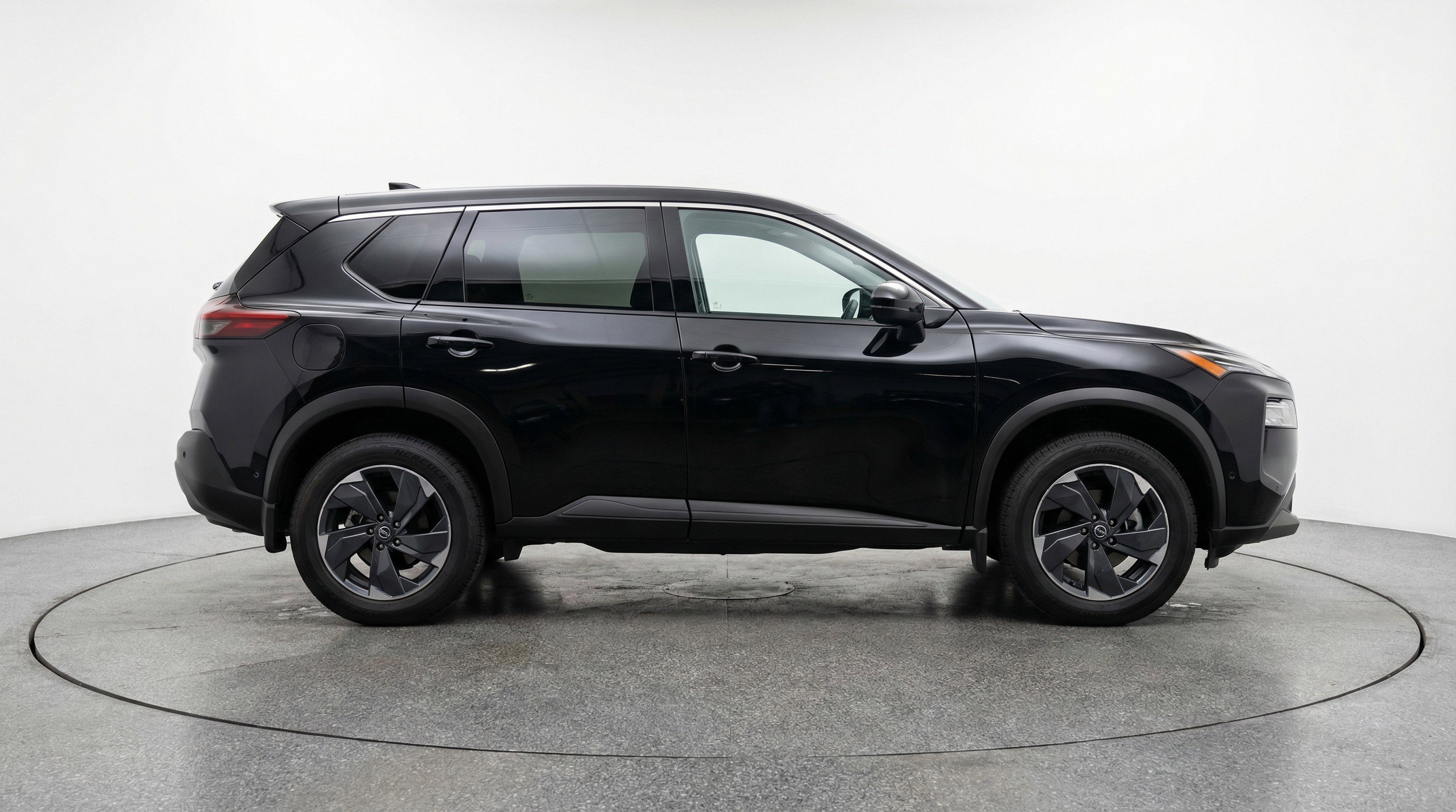 Used 2025 Nissan Rogue SV AWD/4WD image 11