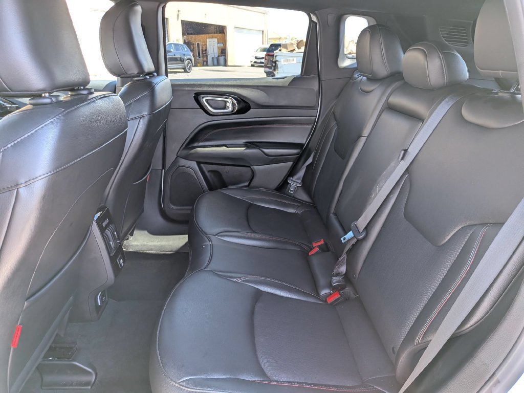 Used 2025 Jeep Compass Trailhawk AWD/4WD image 27