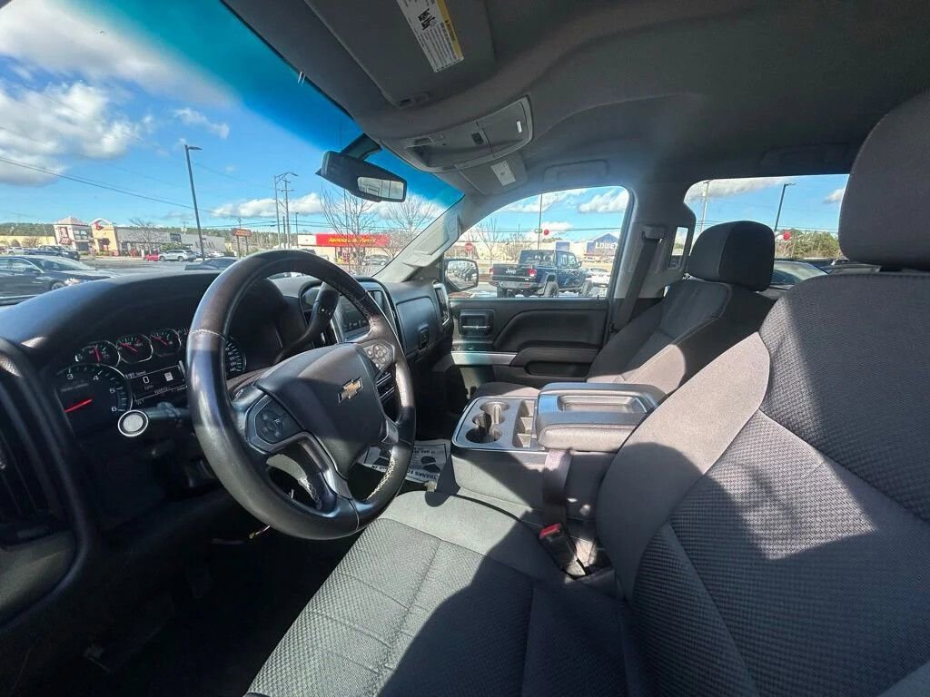 Used 2018 Chevrolet Silverado 1500 LT w/ All Star Edition AWD/4WD image 9