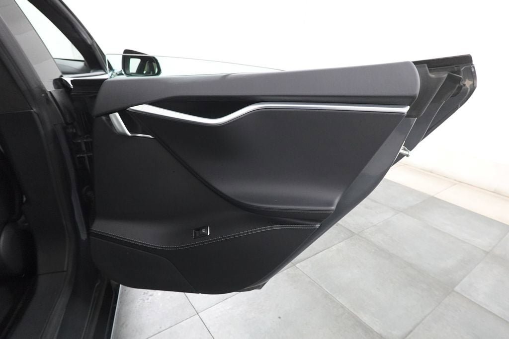 Used 2016 Tesla Model S 70D AWD/4WD image 28