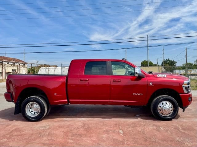 New 2027 RAM 3500 Laramie AWD/4WD image 4
