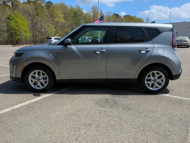 Used 2025 Kia Soul LX w/ LX Technology Package FWD image 7