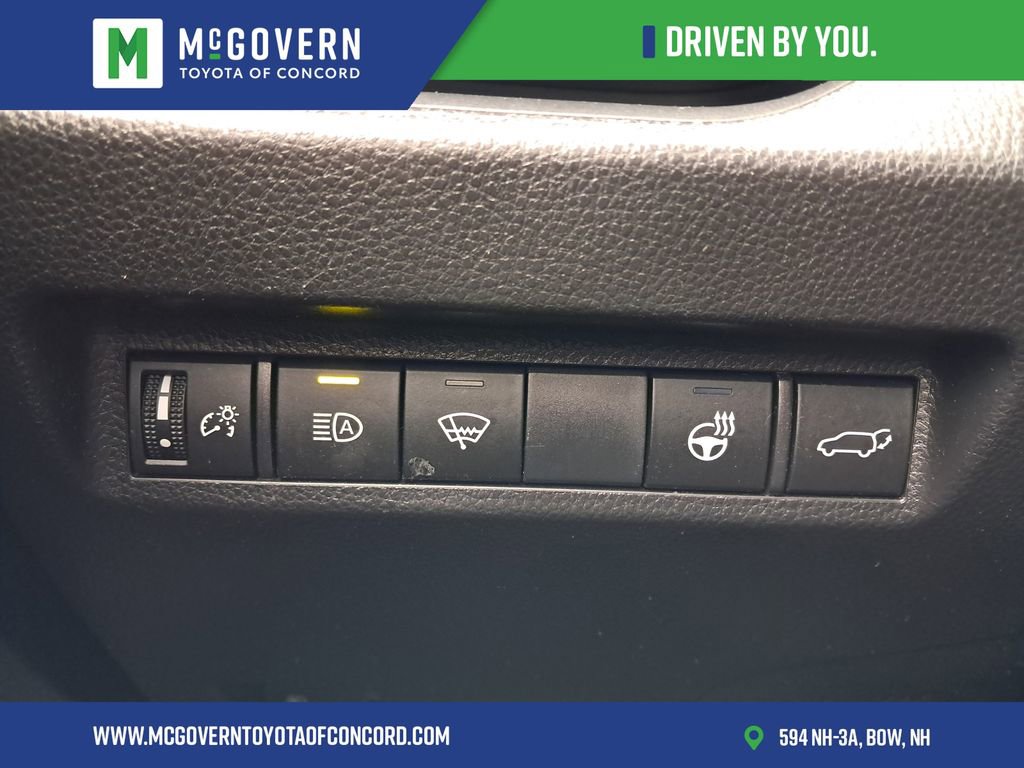 Used 2021 Toyota RAV4 XLE w/ Convenience Package AWD/4WD image 27