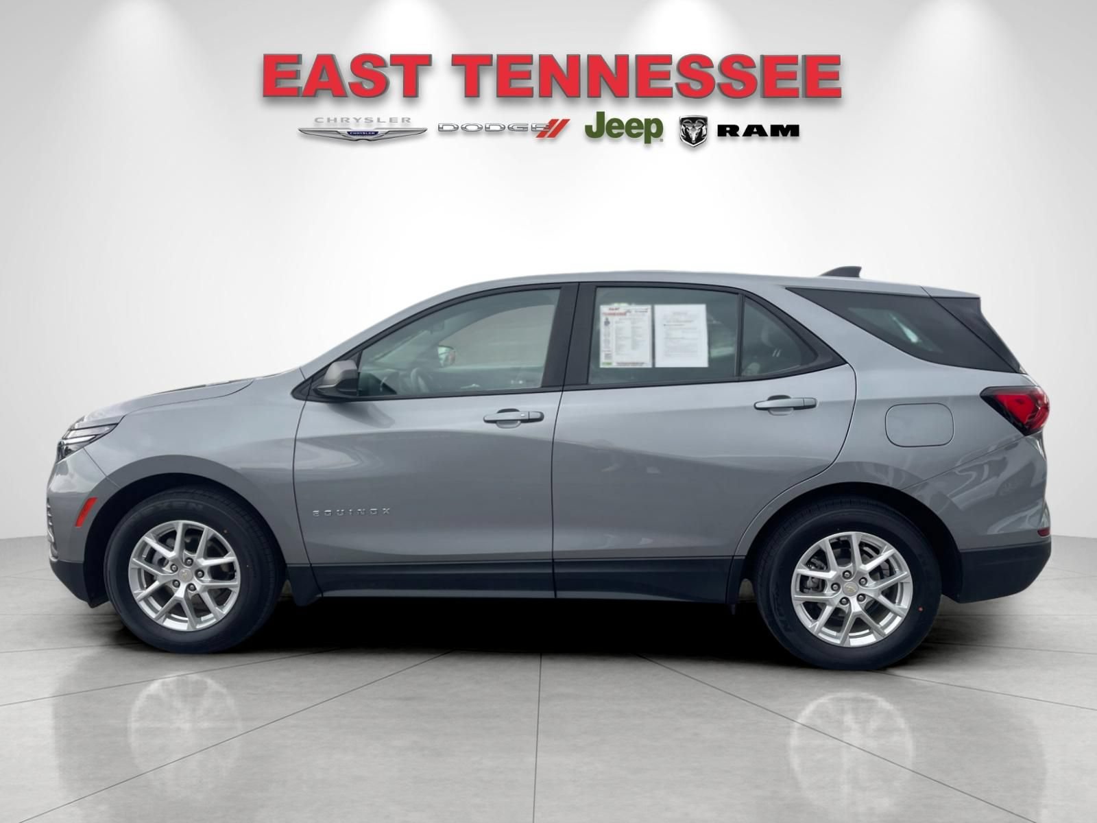 Used 2023 Chevrolet Equinox LS w/ Driver Confidence II Package FWD image 6