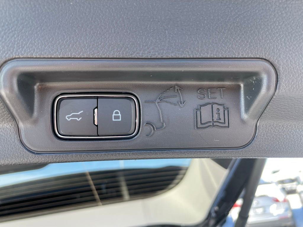 Used 2025 Ford Explorer Active image 36