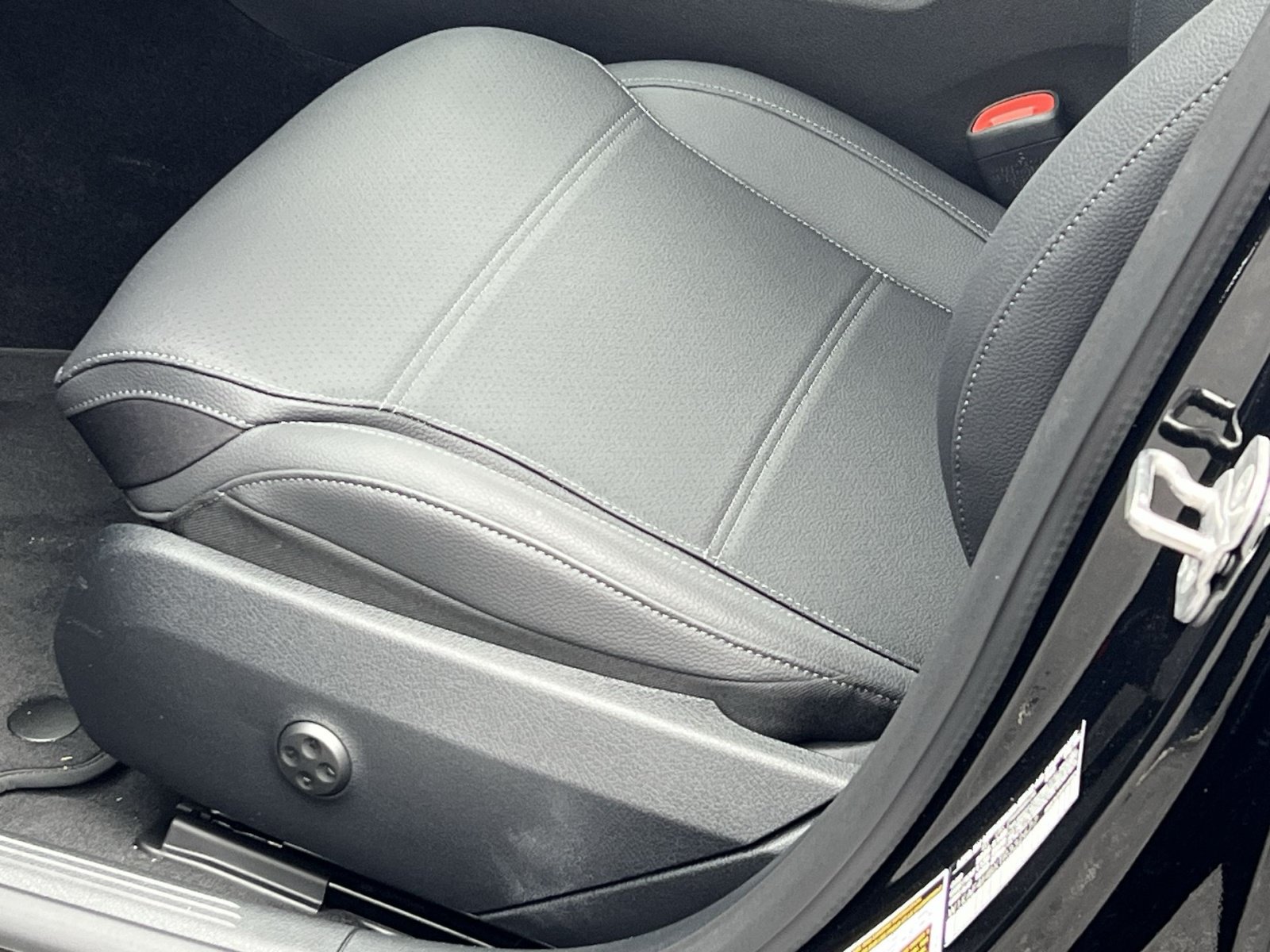 New 2026 Mercedes-Benz C 300 4MATIC Sedan image 19