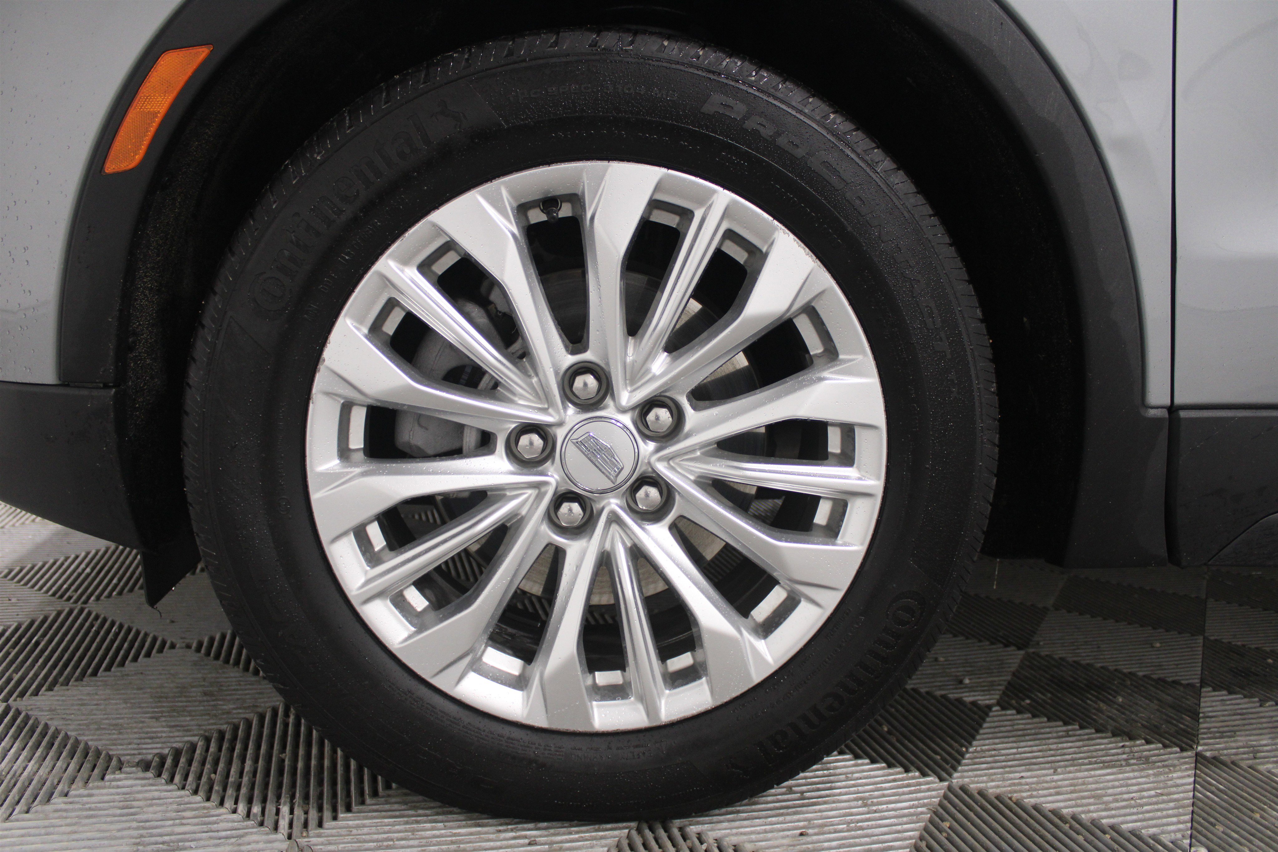 Used 2024 Cadillac XT4 Luxury w/ Cold Weather Package image 33