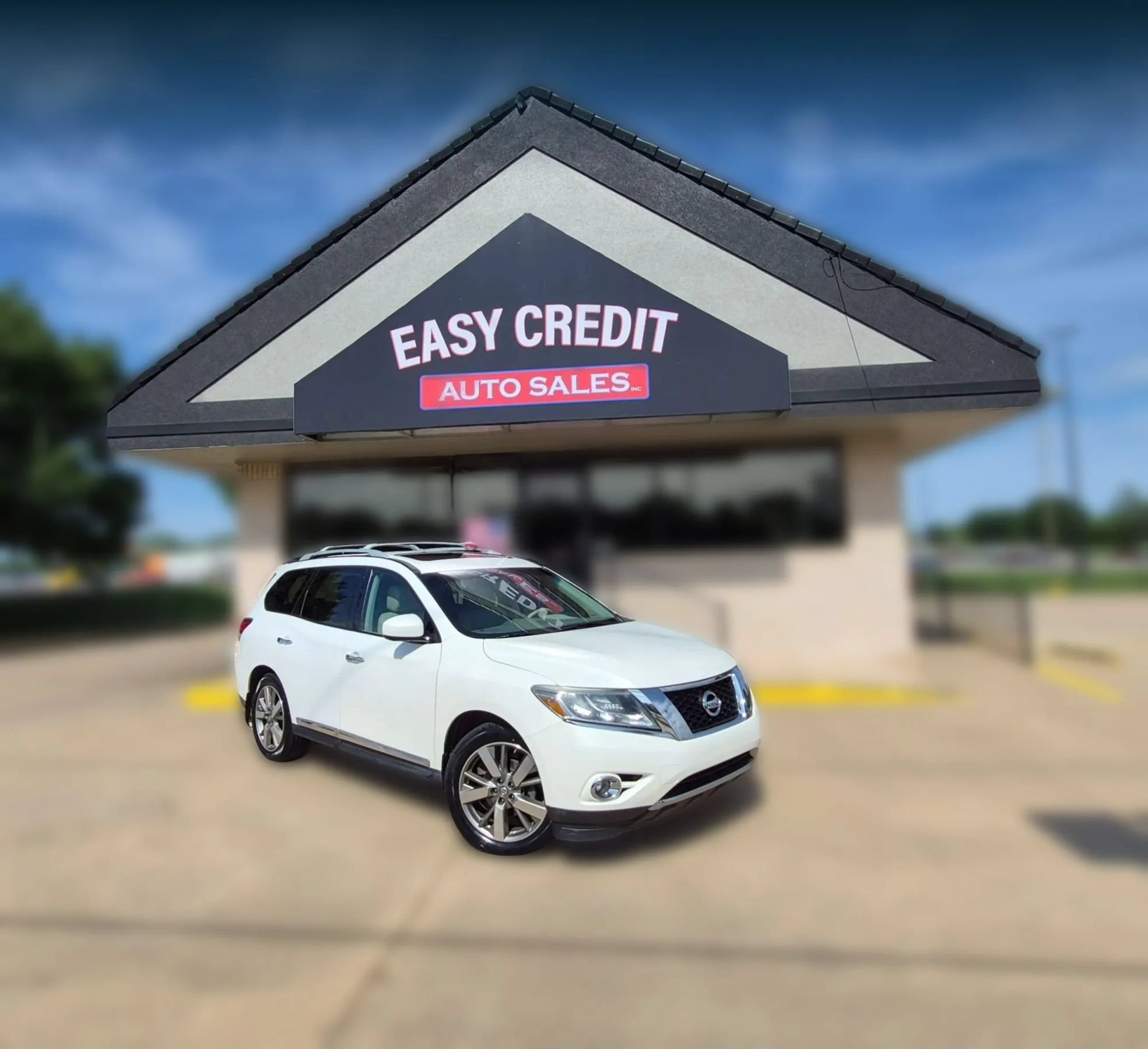 Used 2014 Nissan Pathfinder Platinum w/ Platinum Premium Package FWD image 1
