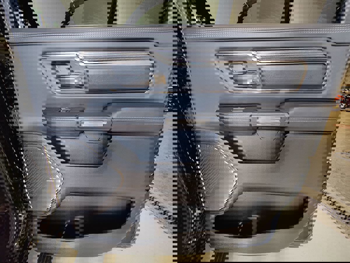 Used 2019 RAM 1500 Limited image 16