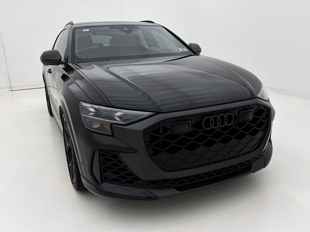 Used 2025 Audi RS Q8 performance AWD/4WD image 3