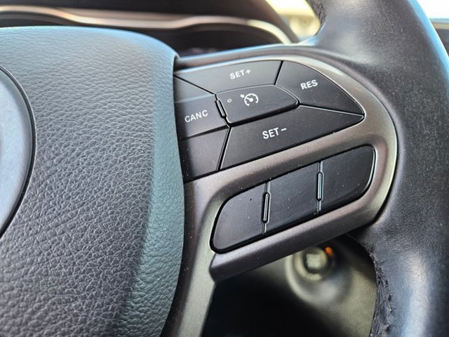 Used 2019 Jeep Cherokee Limited image 12