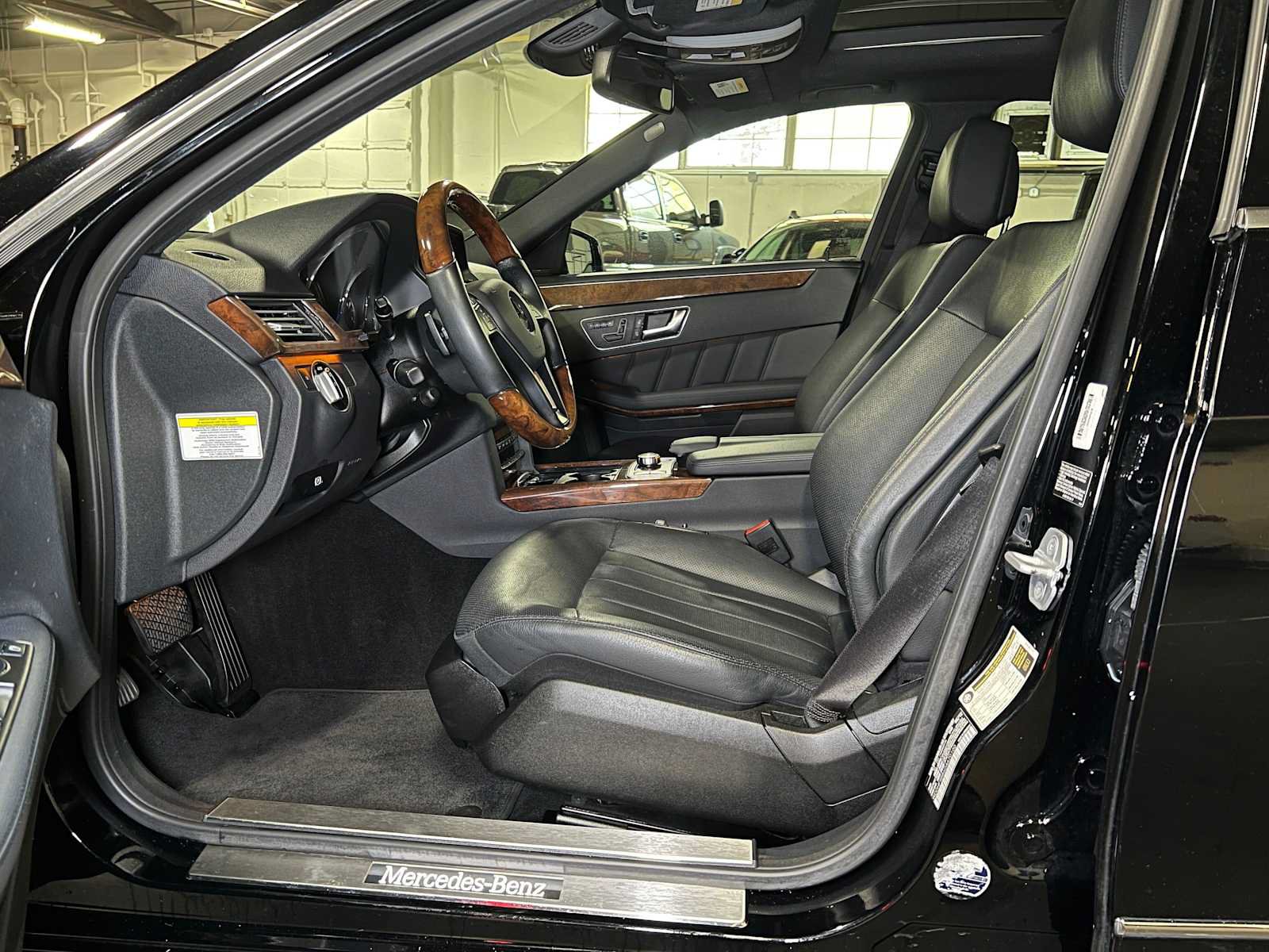 Used 2013 Mercedes-Benz E 550 4MATIC Sedan image 22
