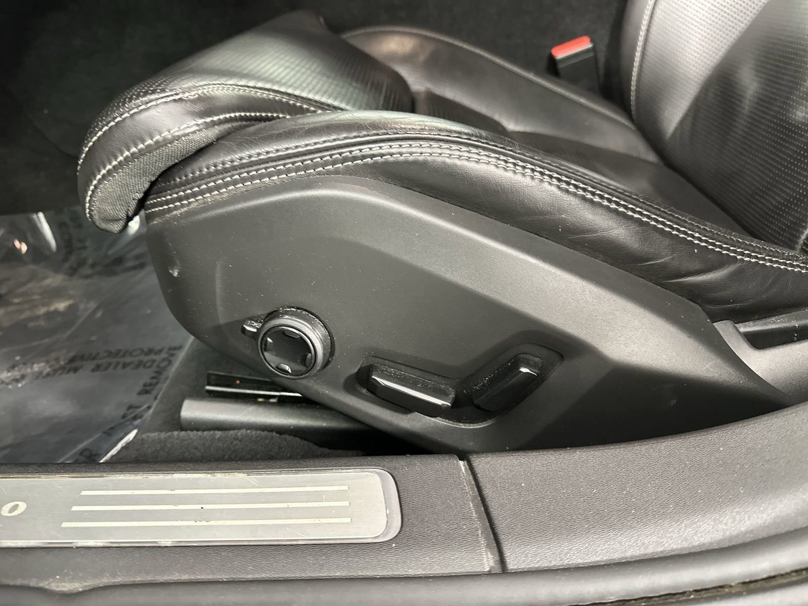 Used 2018 Volvo S90 T6 Inscription image 16