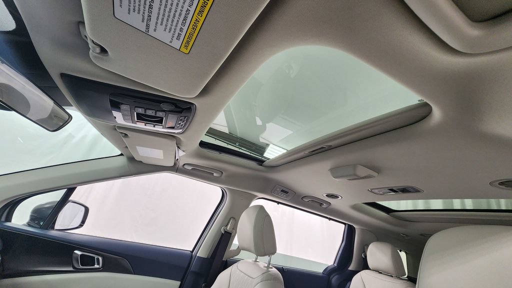 New 2027 Kia Carnival SX w/ Dark Edition Package FWD image 37