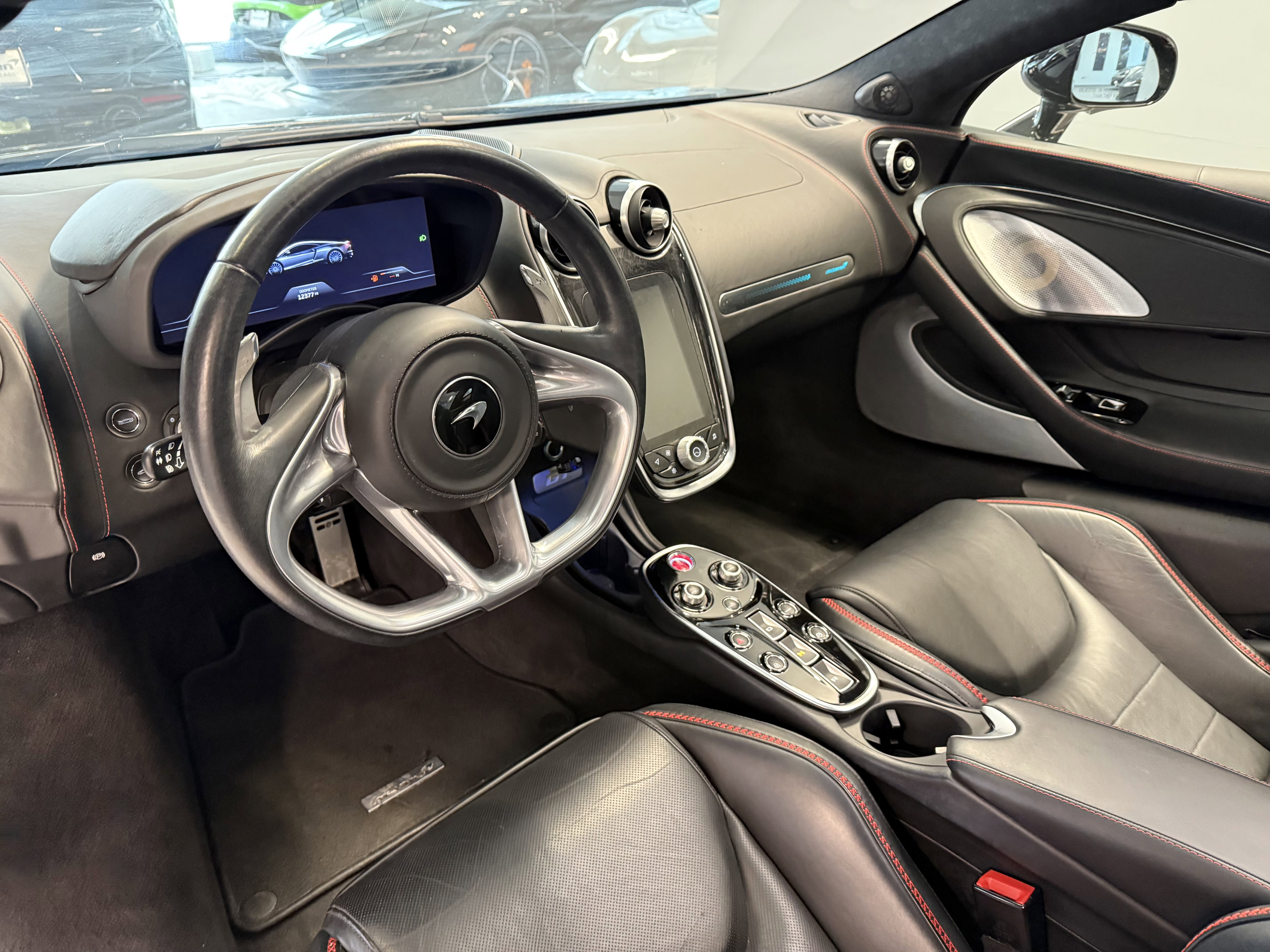 Used 2022 McLaren GT image 9