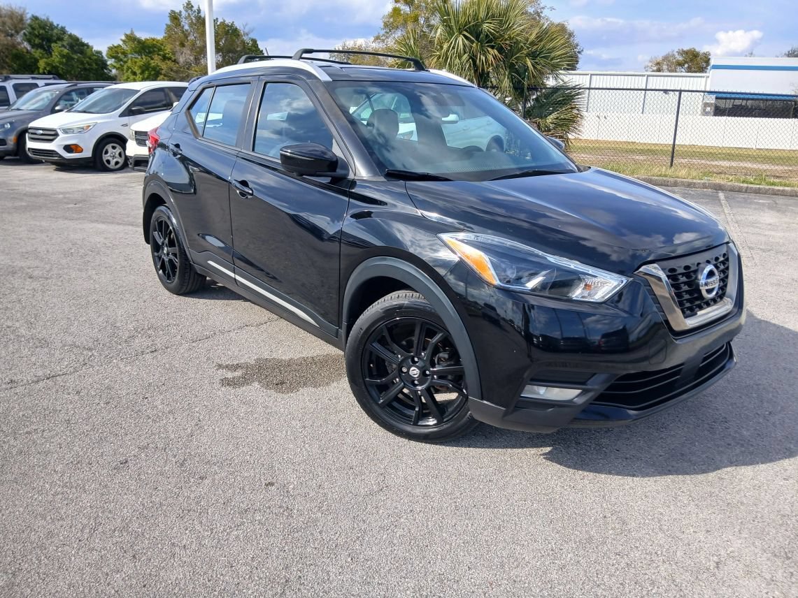 Used 2020 Nissan Kicks SR w/ SR Premium Package FWD image 1