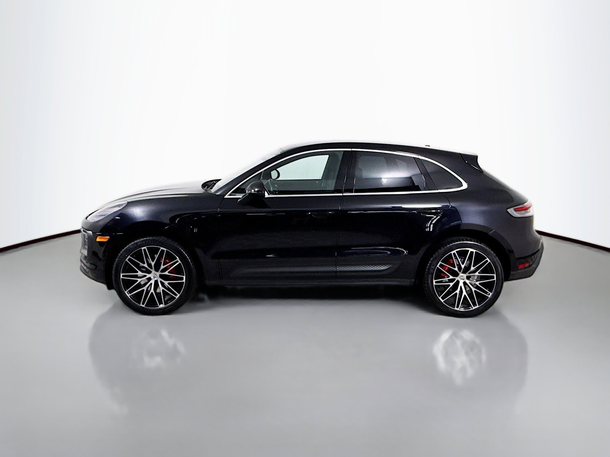 Certified 2022 Porsche Macan S image 2