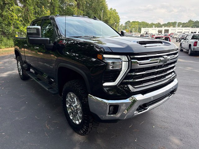 Used 2024 Chevrolet Silverado 2500 LTZ w/ LTZ Premium Package AWD/4WD image 7