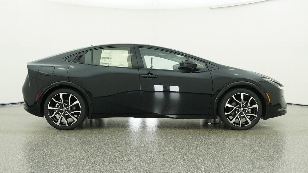 New 2026 Toyota Prius Plug-In Hybrid FWD image 8