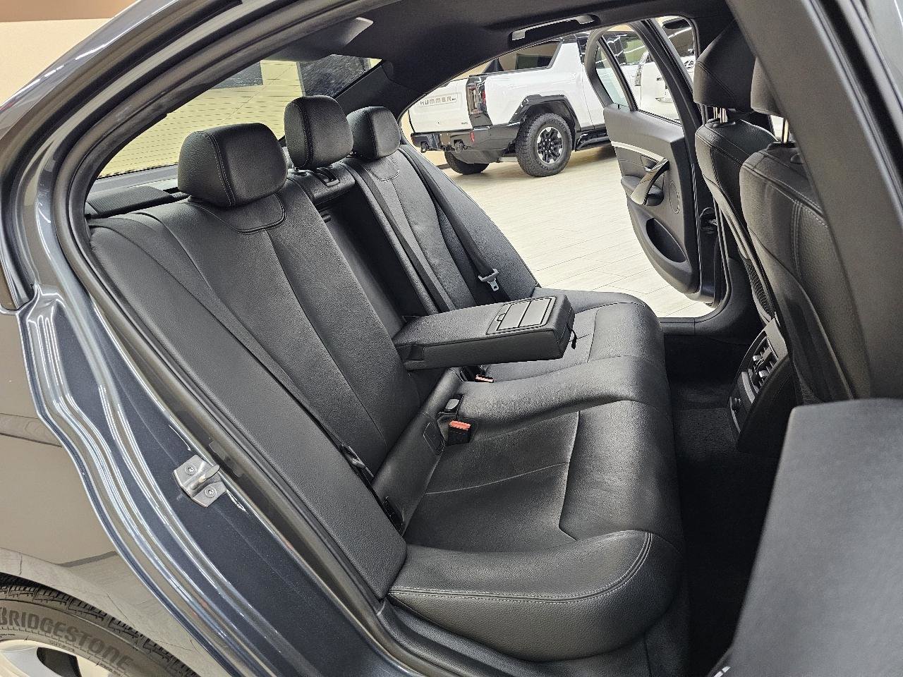 Used 2016 BMW 328i Sedan image 22