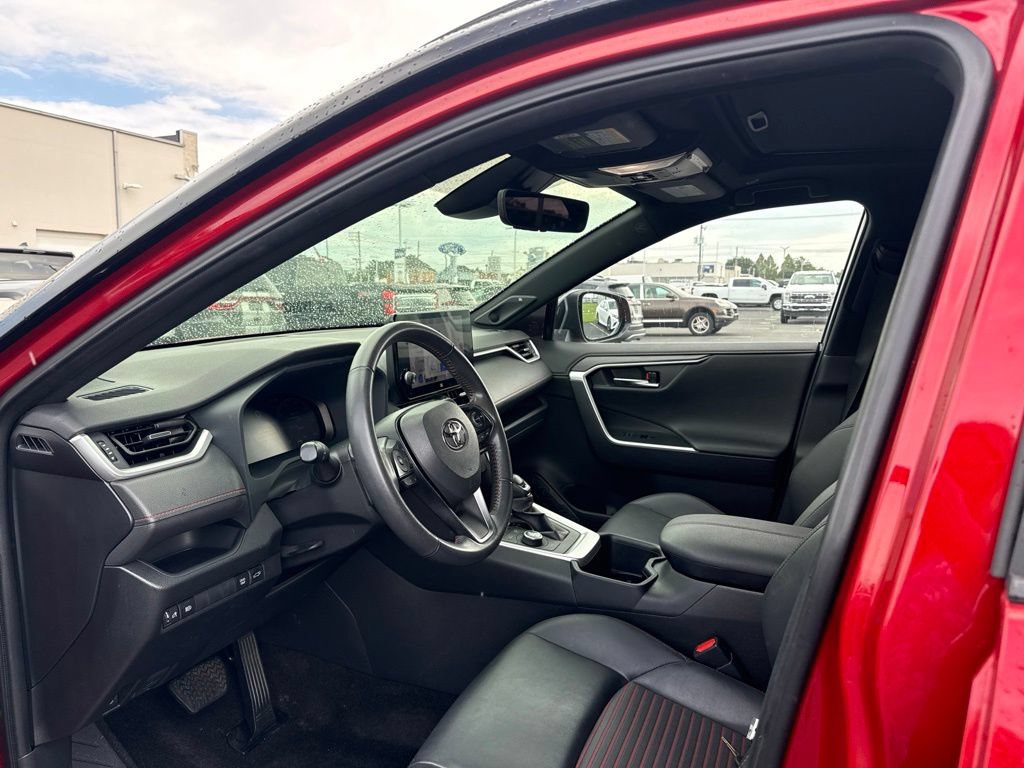 Used 2023 Toyota RAV4 XSE AWD/4WD image 7