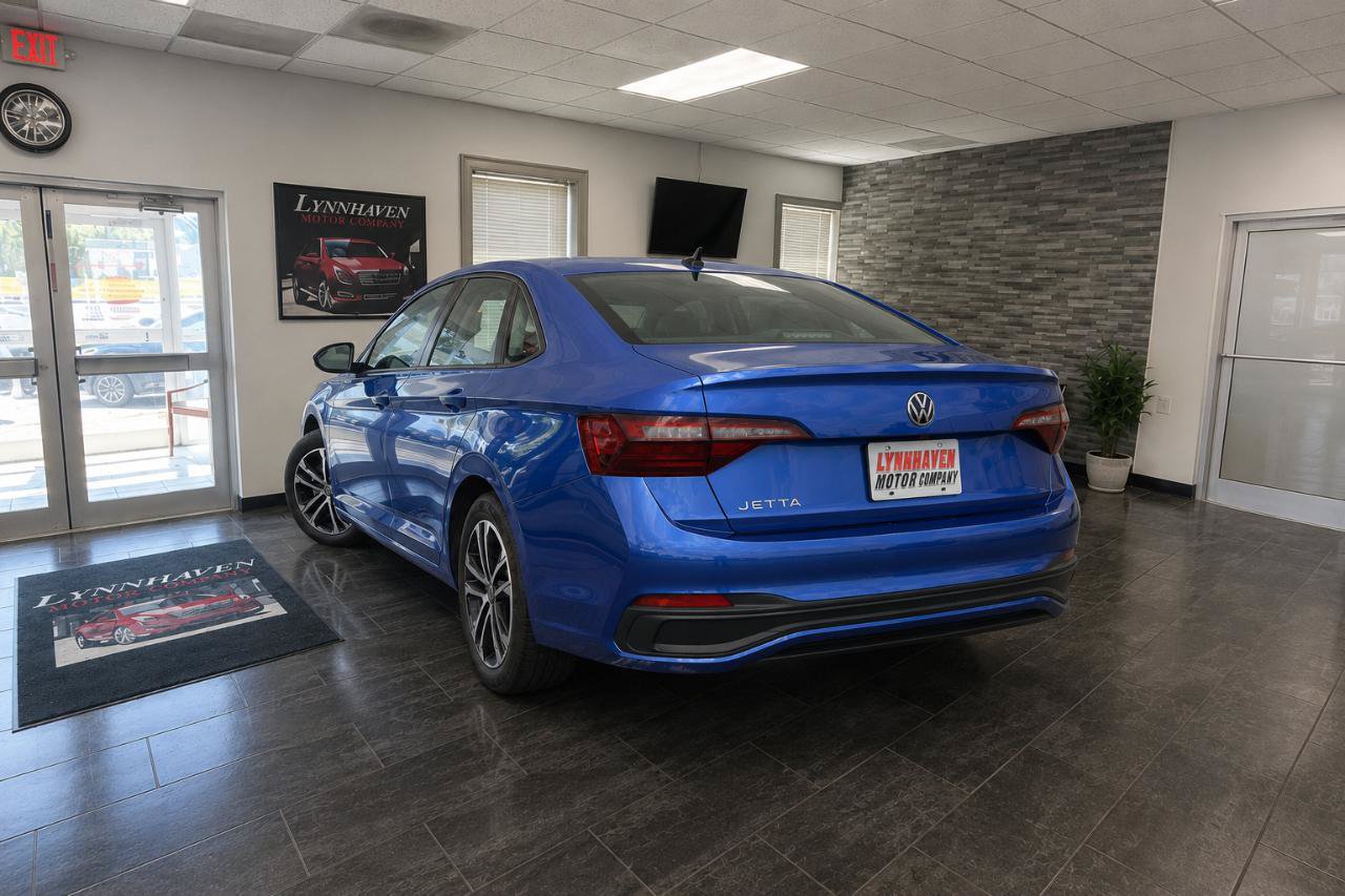 Used 2024 Volkswagen Jetta Sport FWD image 6