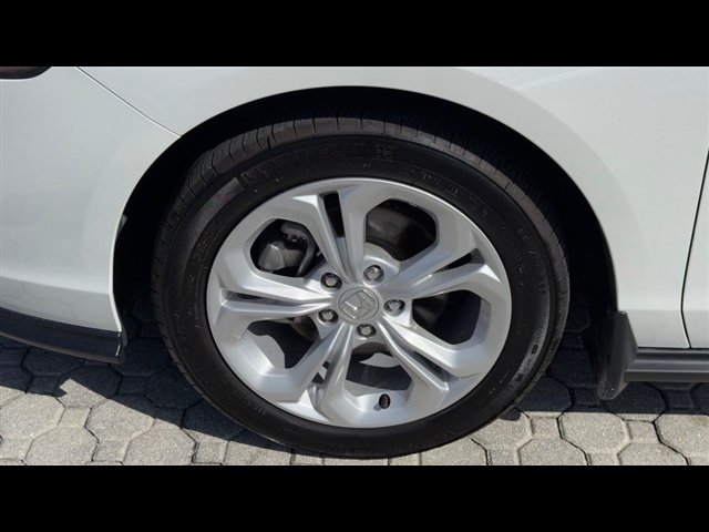Certified 2025 Honda Accord LX image 18