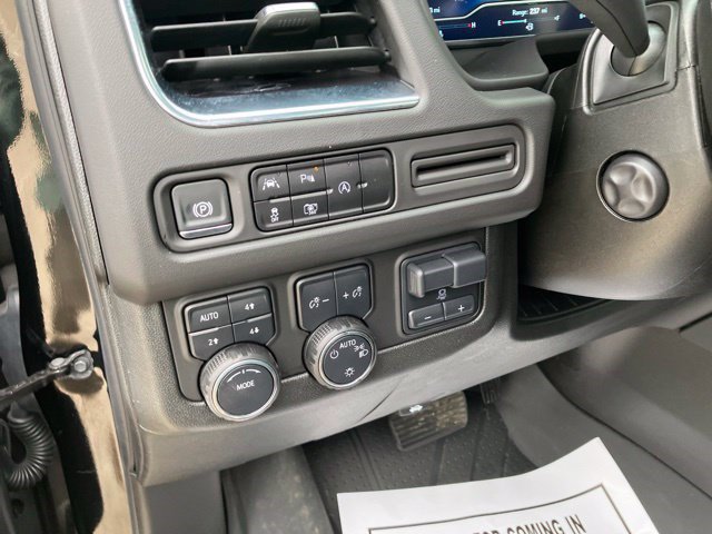 Used 2024 Chevrolet Suburban RST w/ Luxury Package AWD/4WD image 16