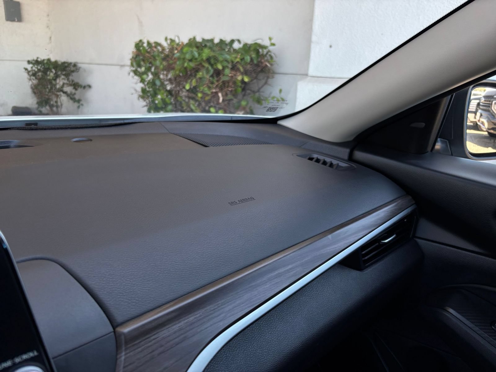 Used 2025 Nissan Altima 2.5 SV FWD image 36